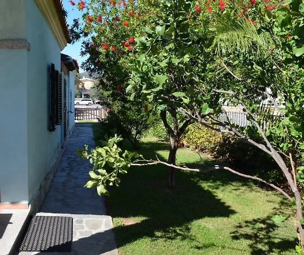 Appartamento Iss Travel, La Padula - With Private Veranda And Parking